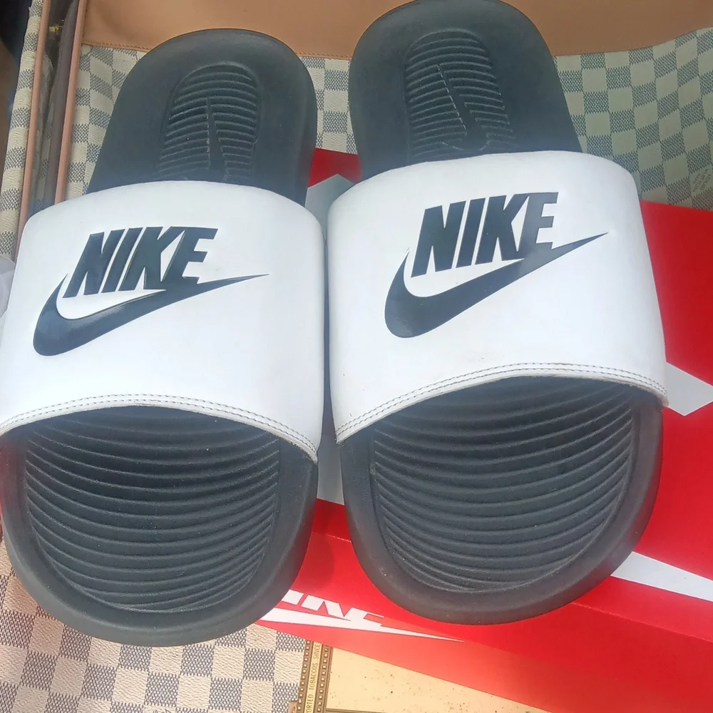 Nike slides